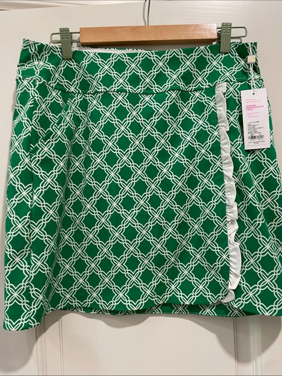 Lilly Pulitzer Dresses & Skirts - Lilly Pulitzer Green Mini Skirt with White Geometric Print